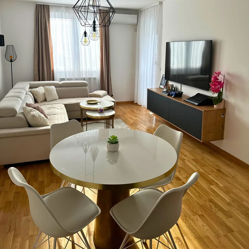 Apartment Hera - Living space with balcony access